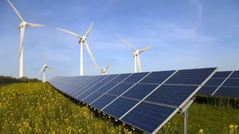 India Solar Wind Power 2025