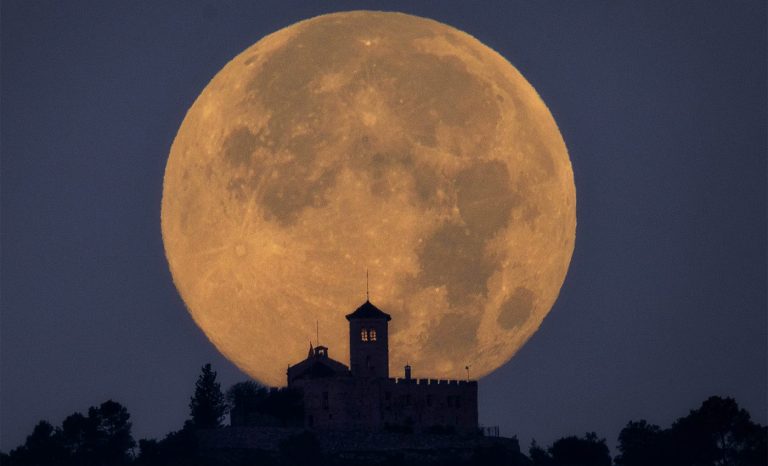 Beaver Supermoon 2025