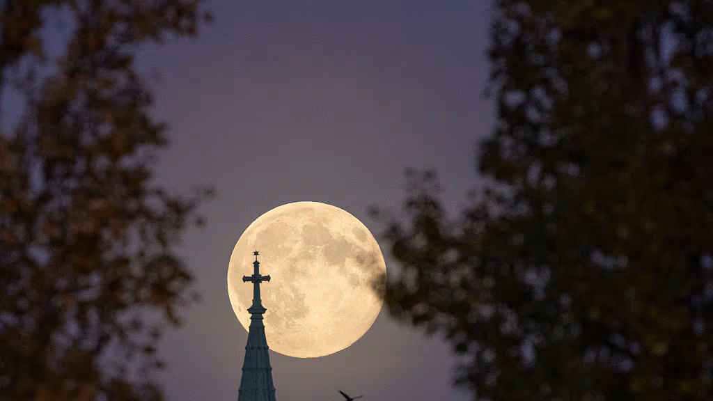 Beaver Supermoon 2025