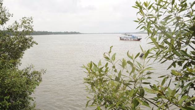 North 24 Parganas Most Populated District in India: A Symbol of Urban Growth and Demographic Change Kumkum Mohod North 24 Parganas Most Populated District