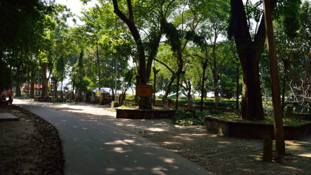 North 24 Parganas Most Populated District in India: A Symbol of Urban Growth and Demographic Change Kumkum Mohod North 24 Parganas Most Populated District