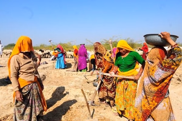 Viksit Bharat Rozgar Act vs MGNREGA: What the New Law Means for Rural Women Viksit Bharat Rozgar Act vs MGNREGA