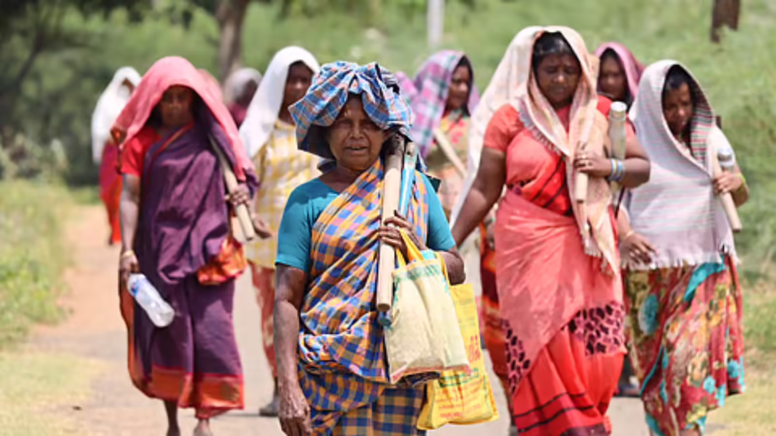 Viksit Bharat Rozgar Act vs MGNREGA: What the New Law Means for Rural Women Viksit Bharat Rozgar Act vs MGNREGA