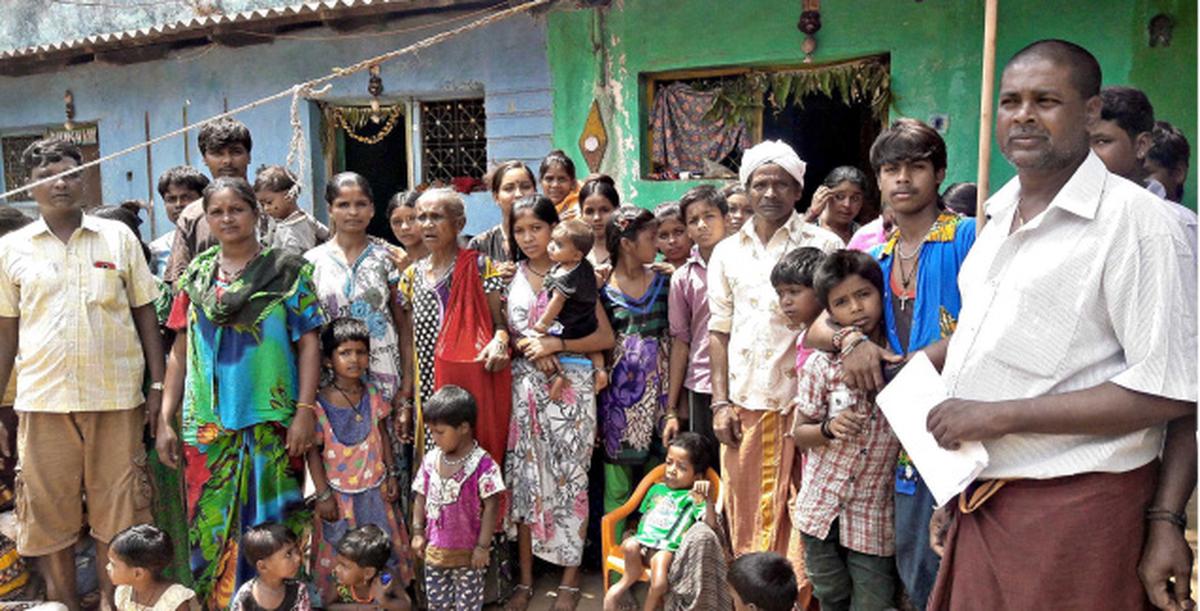 Hakki Pikki Tribe Stranded In Africa