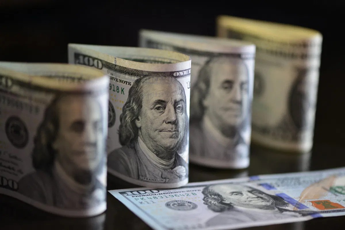 India Forex Reserves Hit $723.77B
