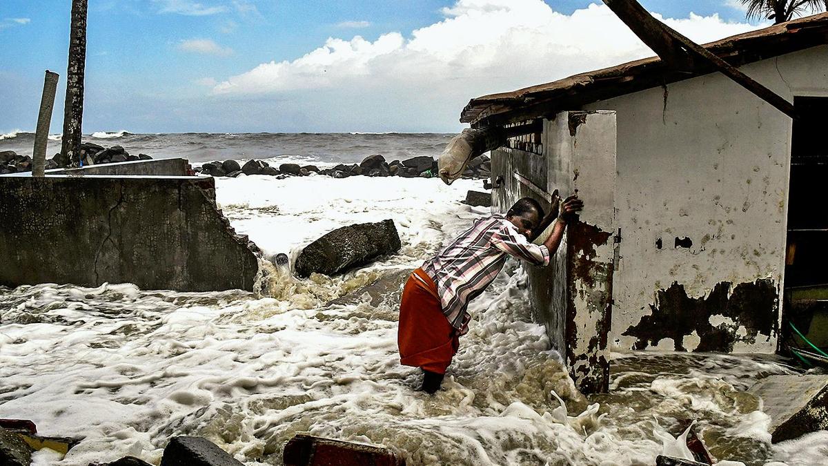 Kerala Tidal Flooding Disaster: A New Coastal Crisis Recognised as State Disaster Kerala Tidal Flooding Disaster