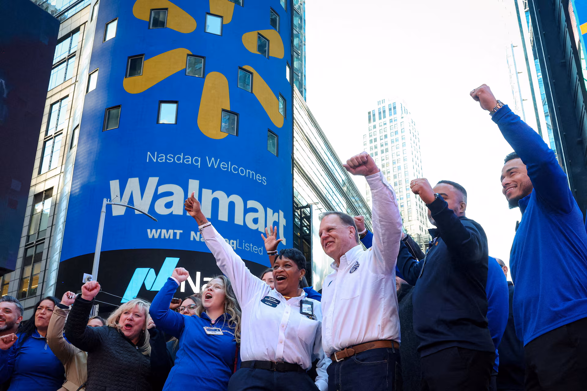 Walmart Historic Valuation: How the World’s Largest Retailer Reached the $1 Trillion Club Pretorius 188 Walmart Historic Valuation