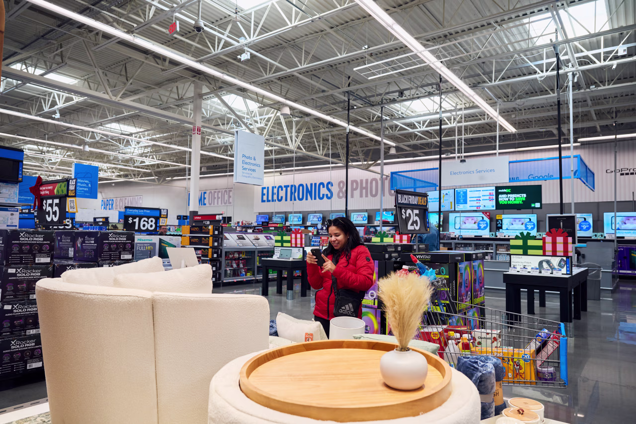 Walmart Historic Valuation: How the World’s Largest Retailer Reached the $1 Trillion Club Pretorius 188 Walmart Historic Valuation