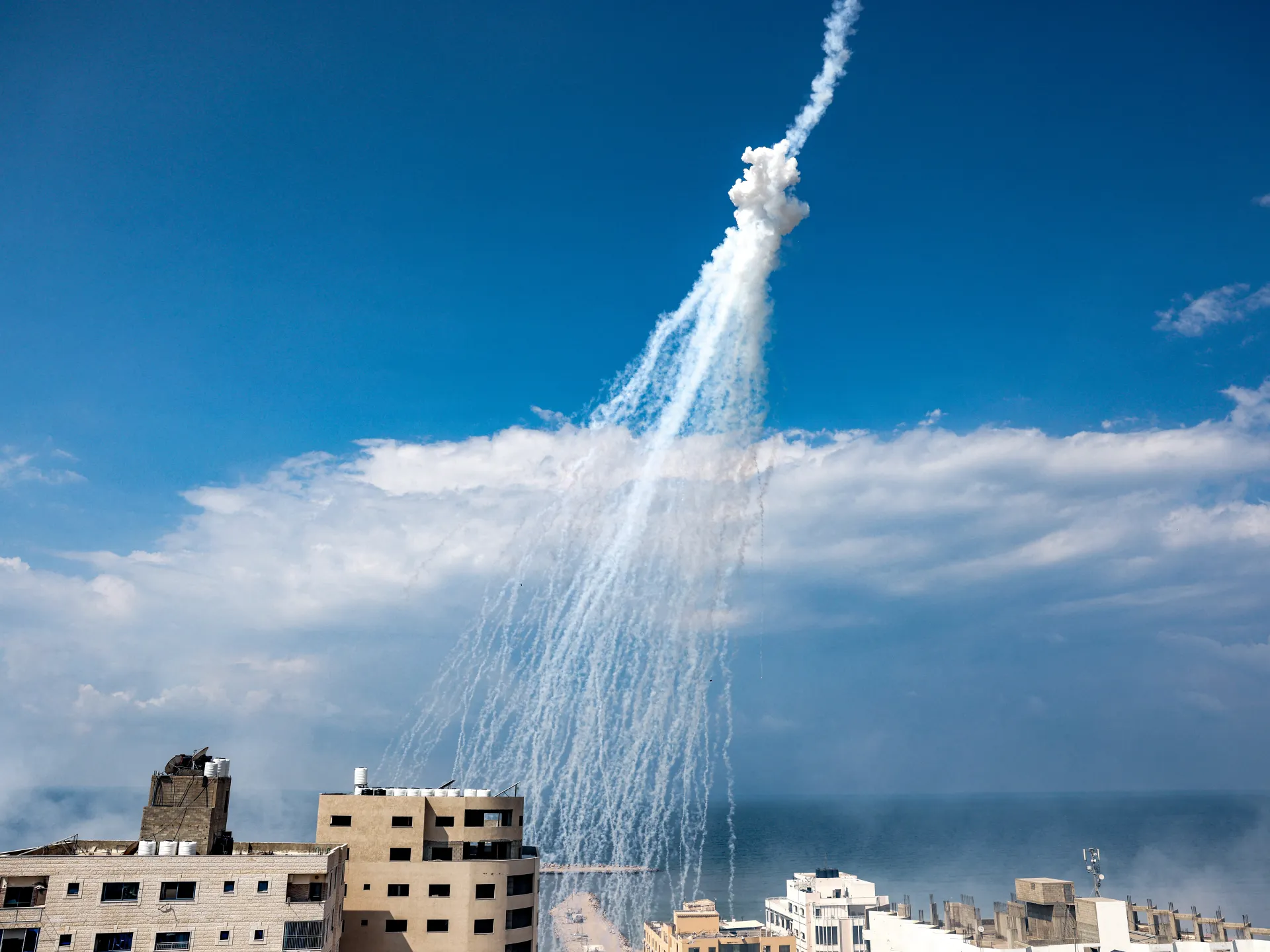 HRW White Phosphorus Lebanon Issue Highlights Risks to Civilians HRW White Phosphorus Lebanon