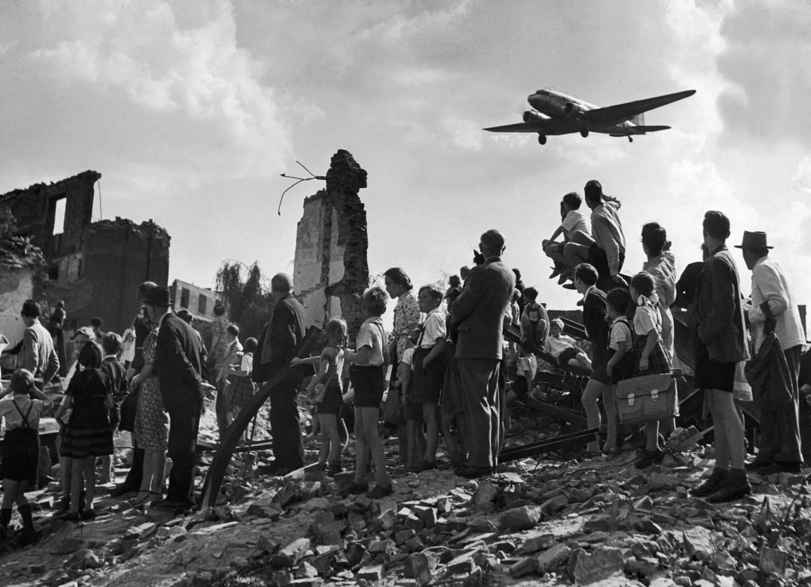 Cold War: A Detailed Study of Global Rivalry, Ideological Conflict, and Its Impact (1945–1991) Cold War