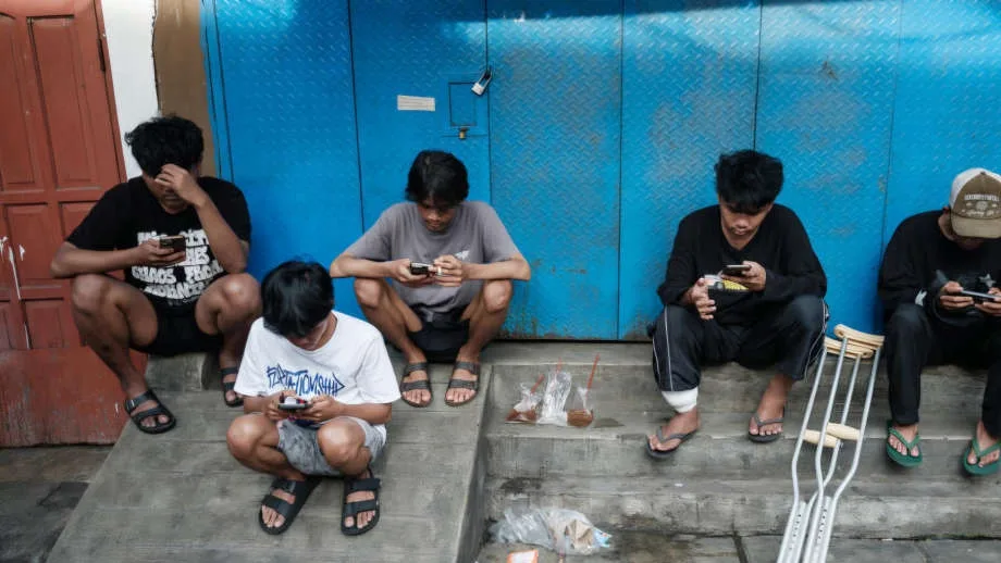 Indonesia Under16 Social Ban 