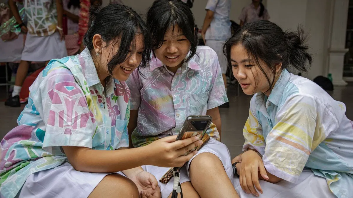 Indonesia Under16 Social Ban