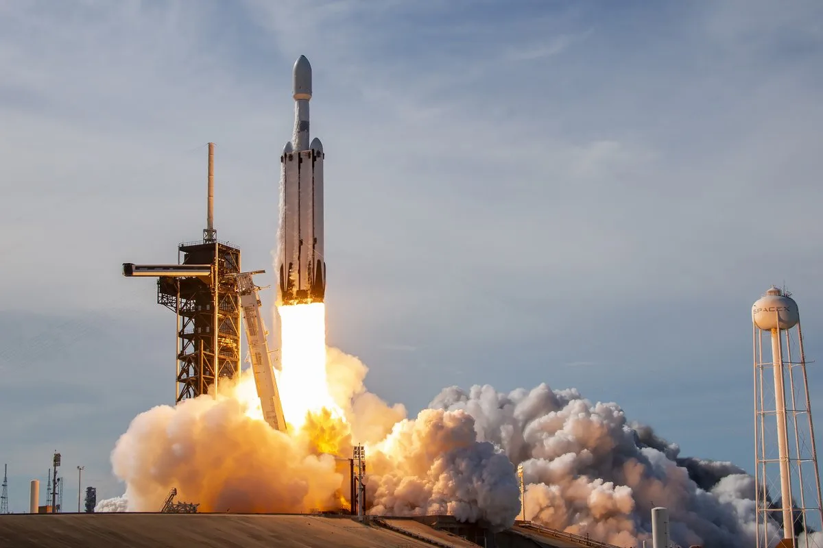 SpaceX Mars Rover Launch 2028 Set to Explore Life on Mars SpaceX Mars Rover Launch 2028
